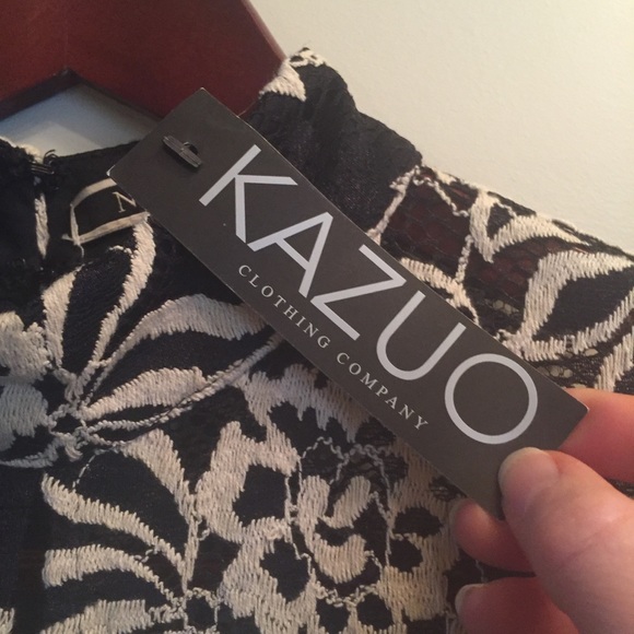 Gorgeous NWT formal lace dress - Picture 4 of 7